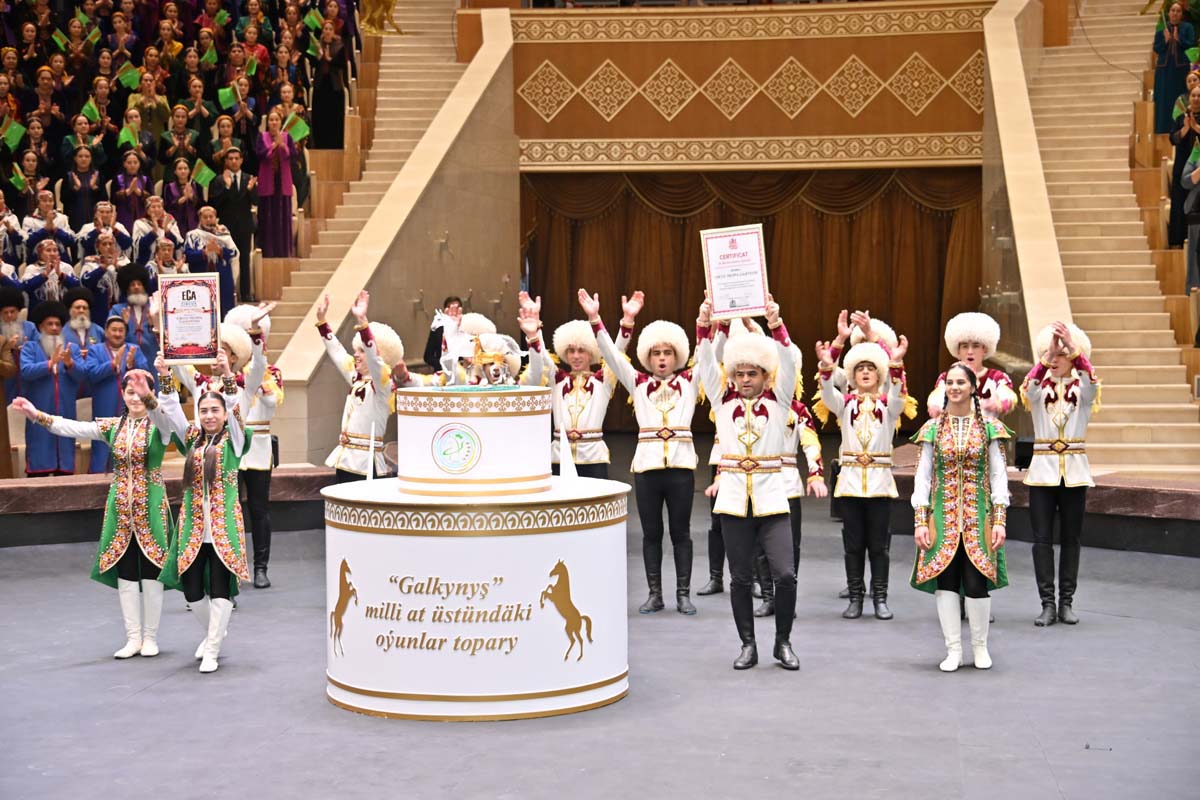 Ahalteke bedewleriniň dünýädäki şan-şöhraty belende galýar